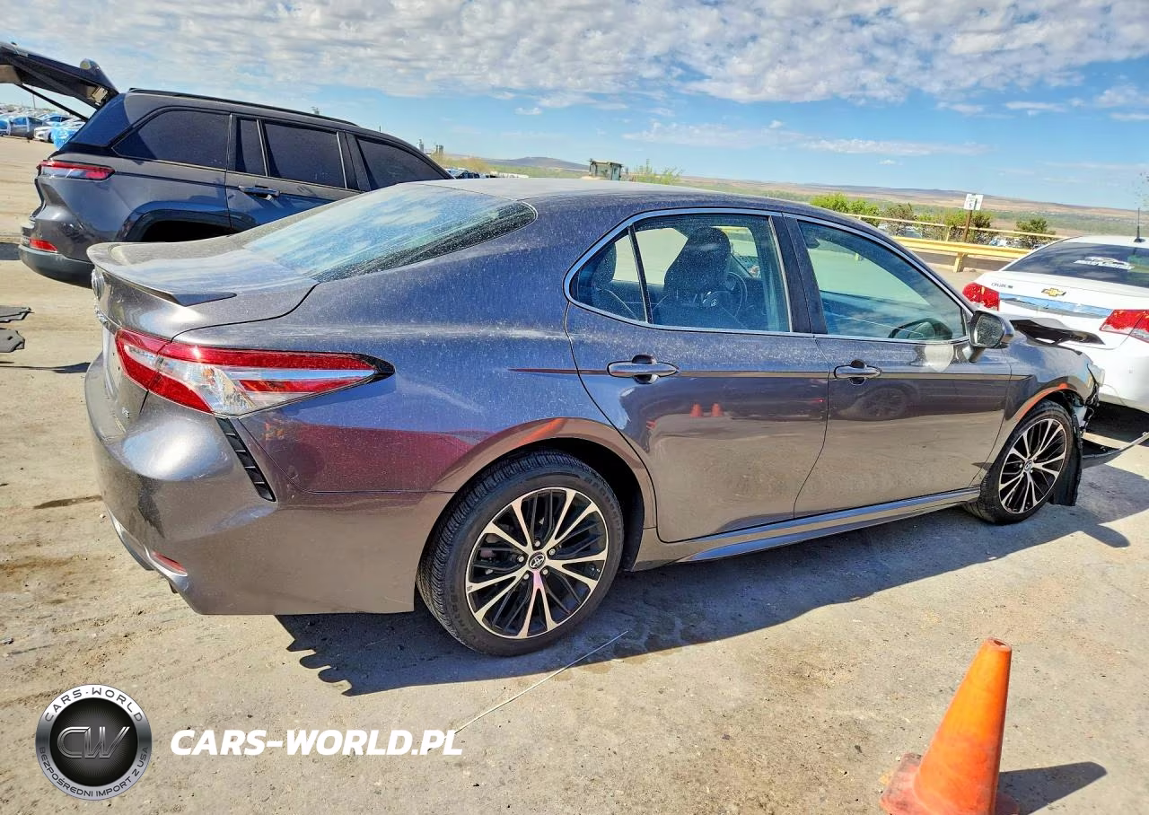 2018 Toyota Camry Se VIN:4T1B11HK9JU053481 - 3