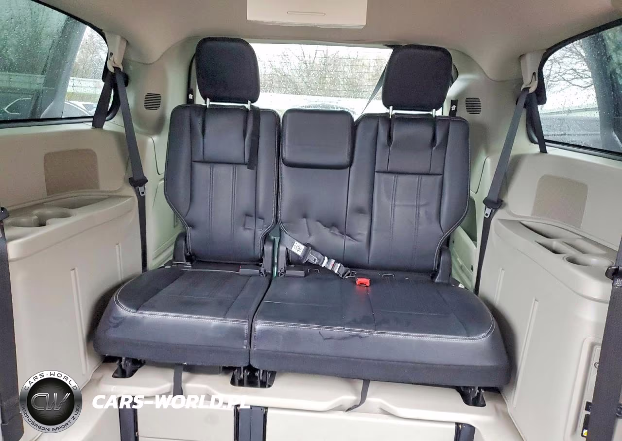 2014 Chrysler Town & Country Touring VIN:2C4RC1BG1ER246597 - 10