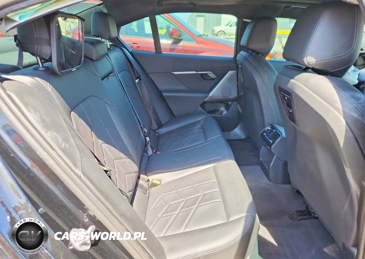 2025 BMW 530 Xi VIN:WBA53FJ05SCT20511 - 10