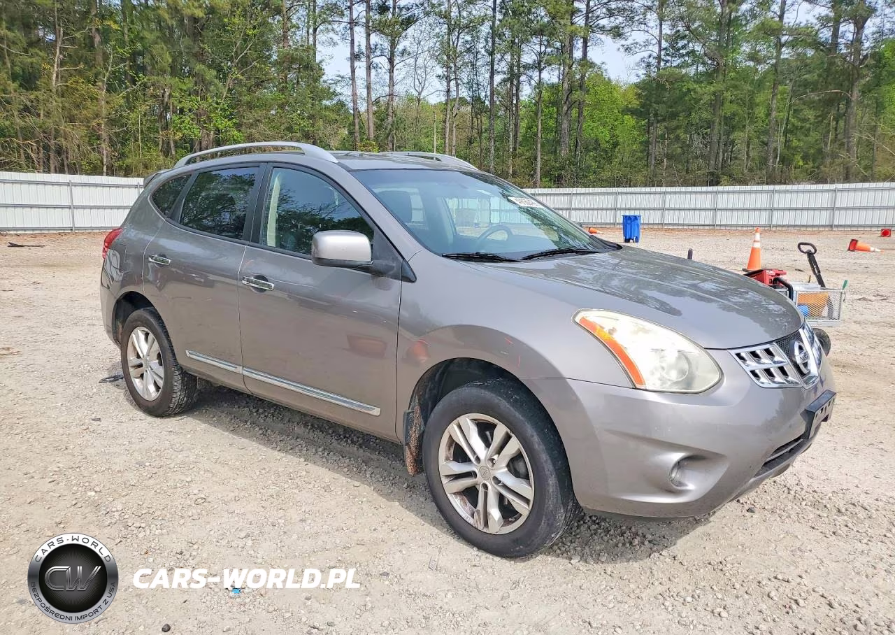 2013 Nissan Rogue S VIN:JN8AS5MV1DW656183 - 4