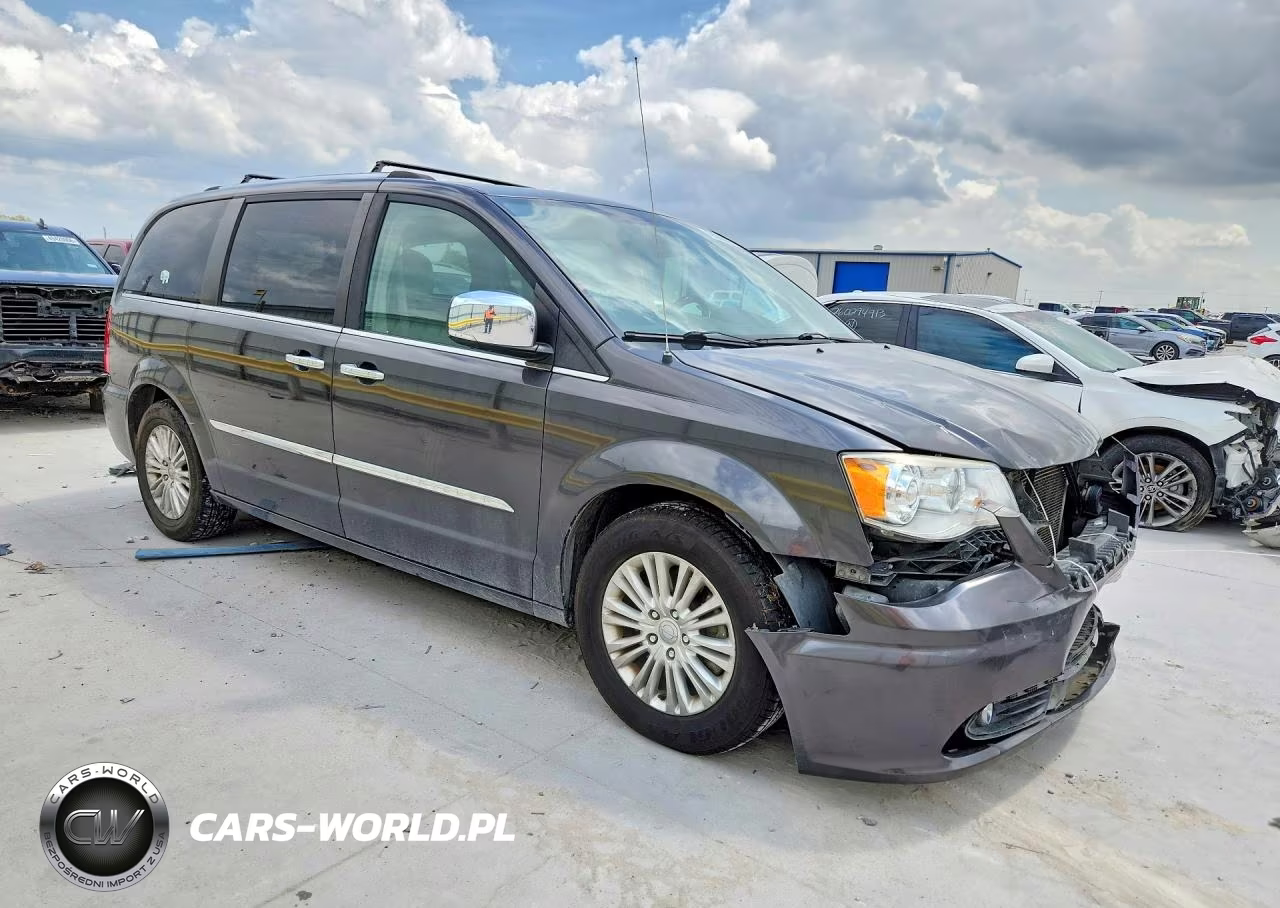 2015 Chrysler Town & Country Limited Platinum VIN:2C4RC1GG5FR603211 - 4