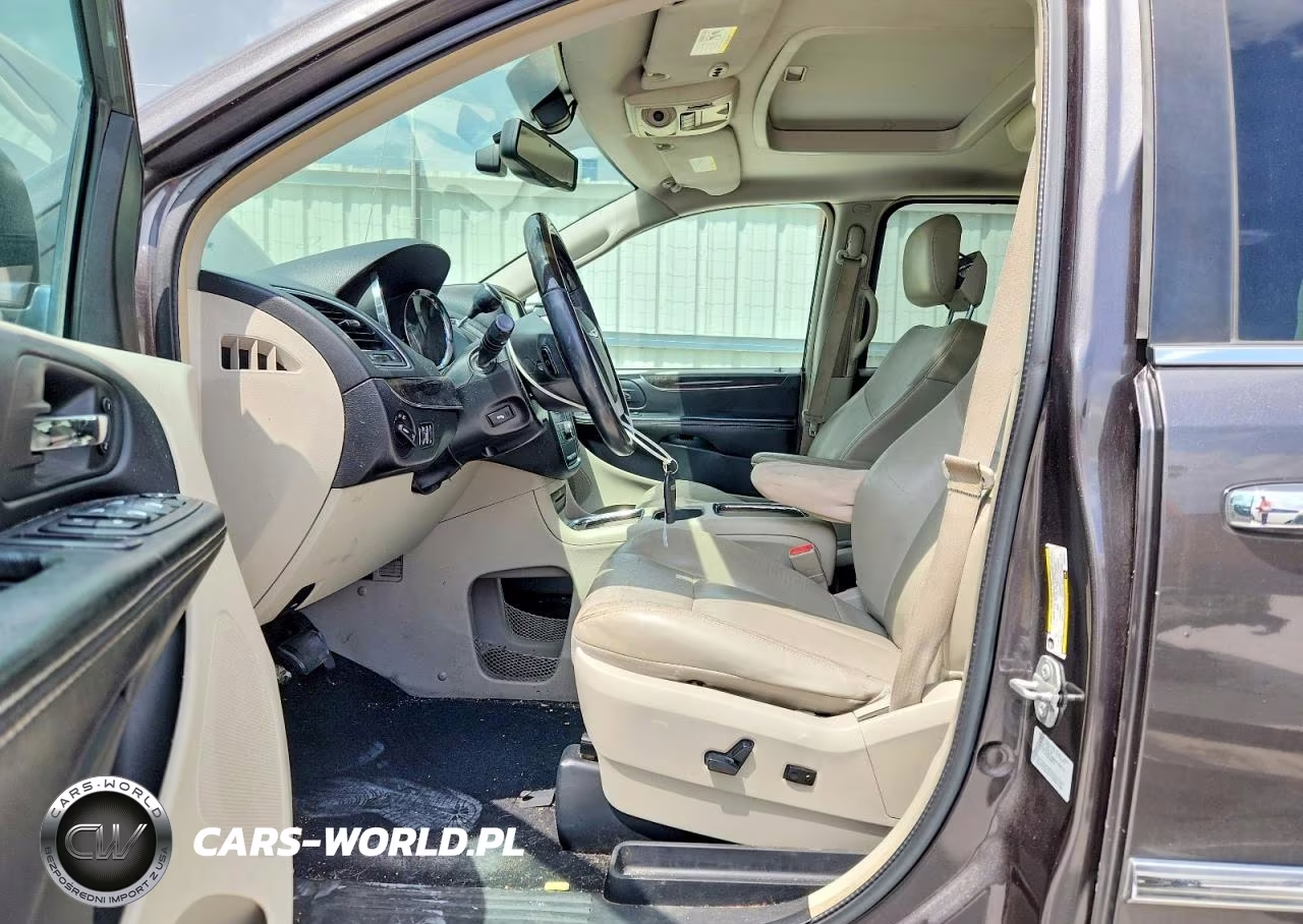 2015 Chrysler Town & Country Limited Platinum VIN:2C4RC1GG5FR603211 - 7