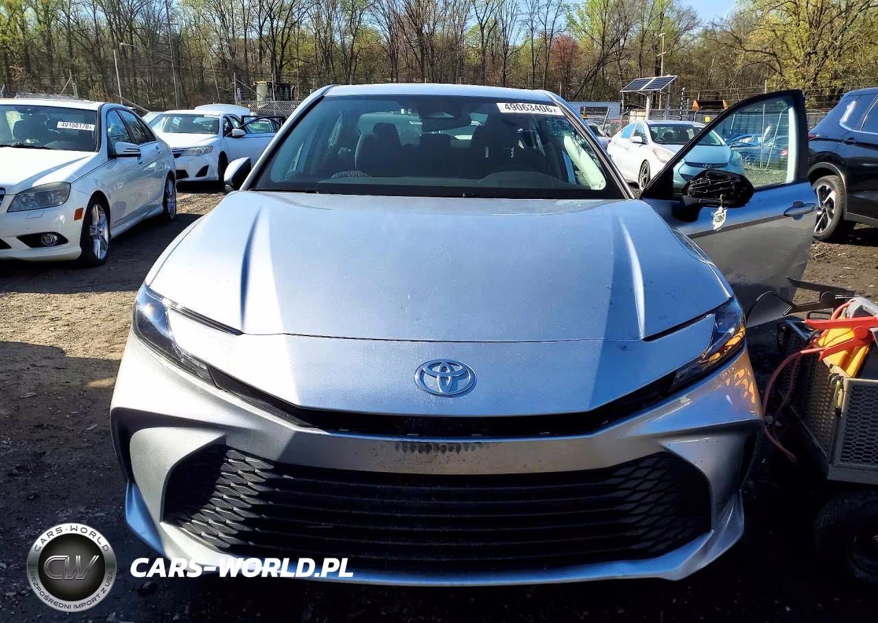 2025 Toyota Camry Le VIN:4T1DAACK1SU595790 - 5