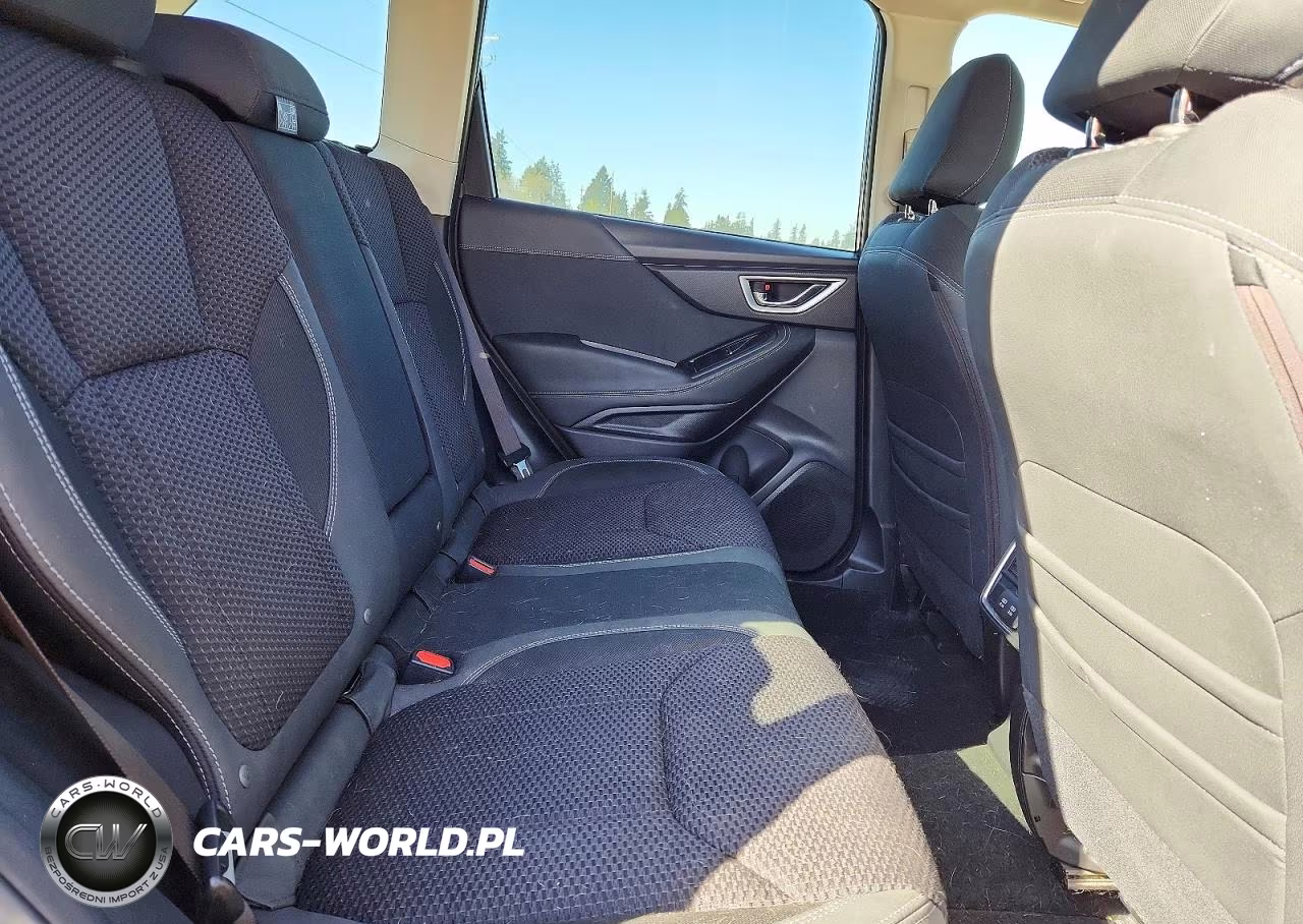 2020 Subaru Forester Premium VIN:JF2SKAJCXLH403153 - 11