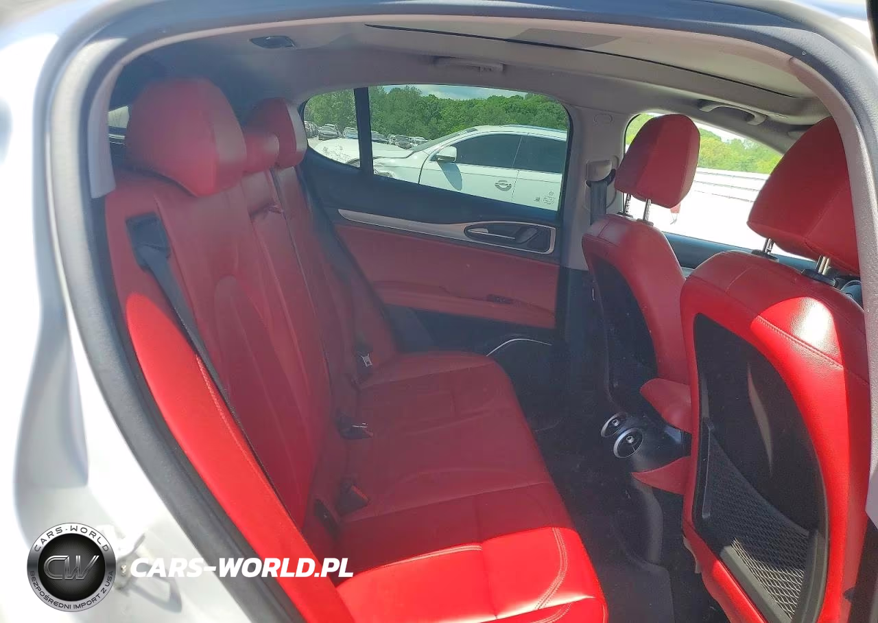 2019 Alfa Romeo Stelvio Ti VIN:ZASPAKBN7K7C67072 - 11
