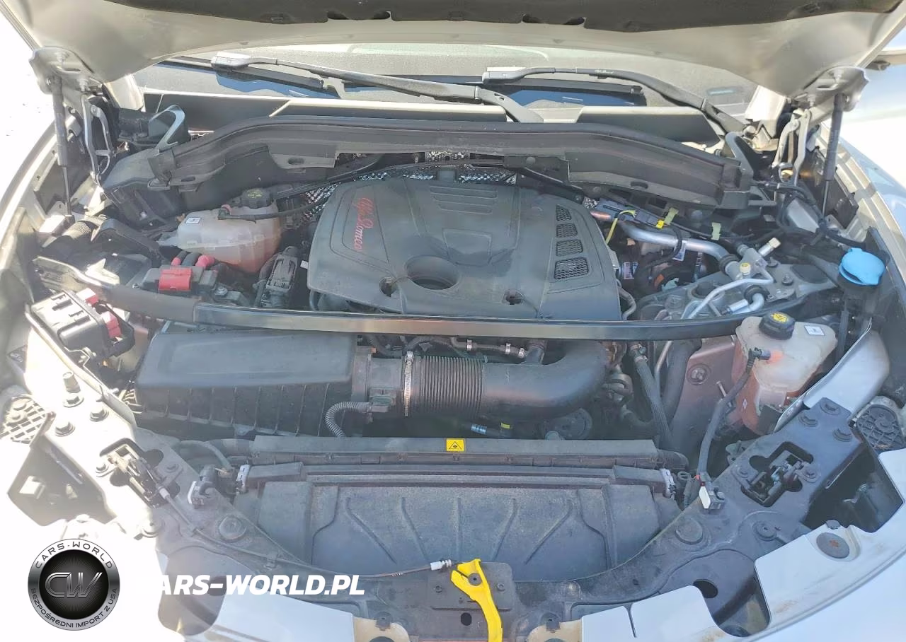 2019 Alfa Romeo Stelvio Ti VIN:ZASPAKBN7K7C67072 - 12