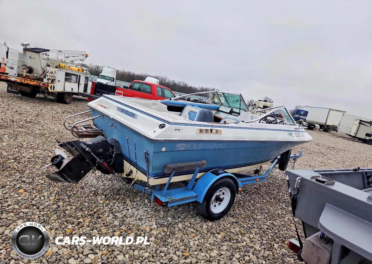 1989 Four Winns Boat VIN:4WNTA004E989 - 4