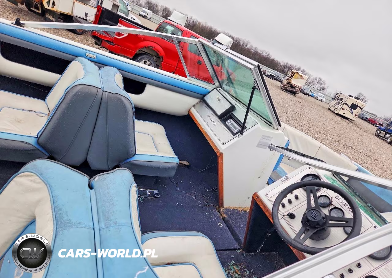 1989 Four Winns Boat VIN:4WNTA004E989 - 5