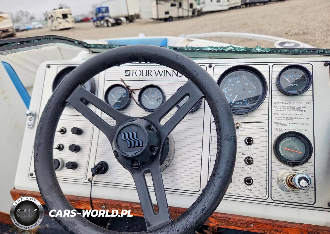 1989 Four Winns Boat VIN:4WNTA004E989 - 8