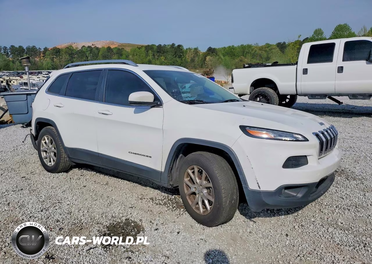 2017 Jeep Cherokee Latitude VIN:1C4PJLCB3HW641968 - 4