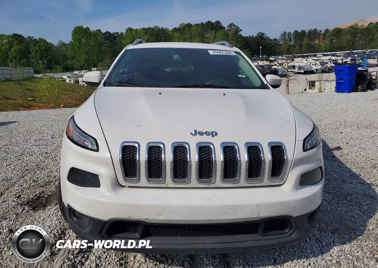 2017 Jeep Cherokee Latitude VIN:1C4PJLCB3HW641968 - 5