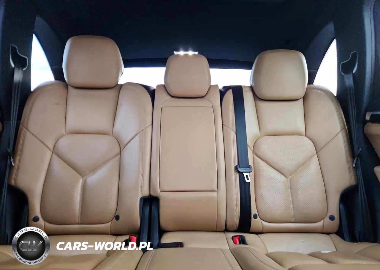 2017 Porsche Cayenne VIN:WP1AA2A22HKA89551 - 10