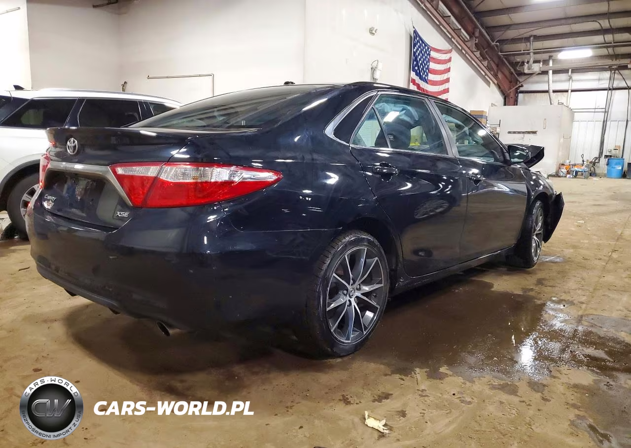 2015 Toyota Camry Xse VIN:4T1BF1FK7FU012536 - 3