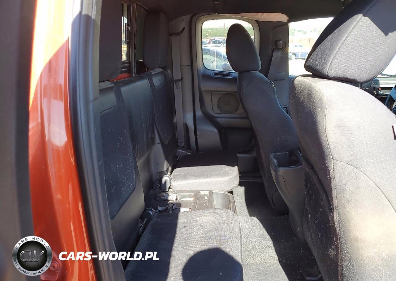 2018 Toyota Tacoma Access Cab VIN:5TFSZ5AN4JX138400 - 10
