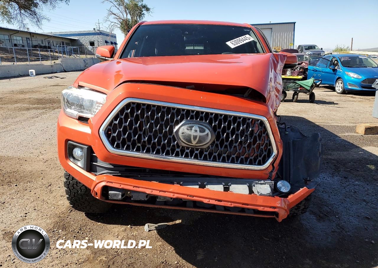 2018 Toyota Tacoma Access Cab VIN:5TFSZ5AN4JX138400 - 5