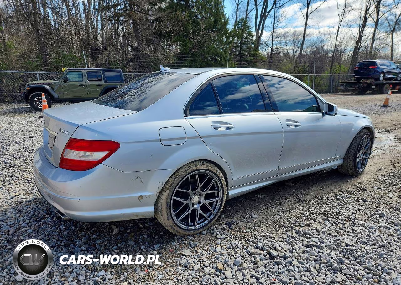 2010 Mercedes-Benz C 300 4Matic VIN:WDDGF8BB9AR086597 - 3
