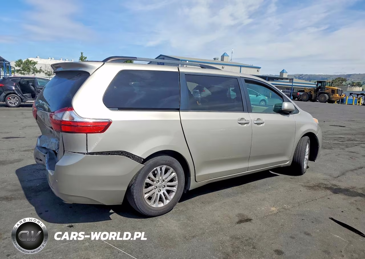 2015 Toyota Sienna Xle Premium 8-Passenger VIN:5TDYK3DC8FS564715 - 3
