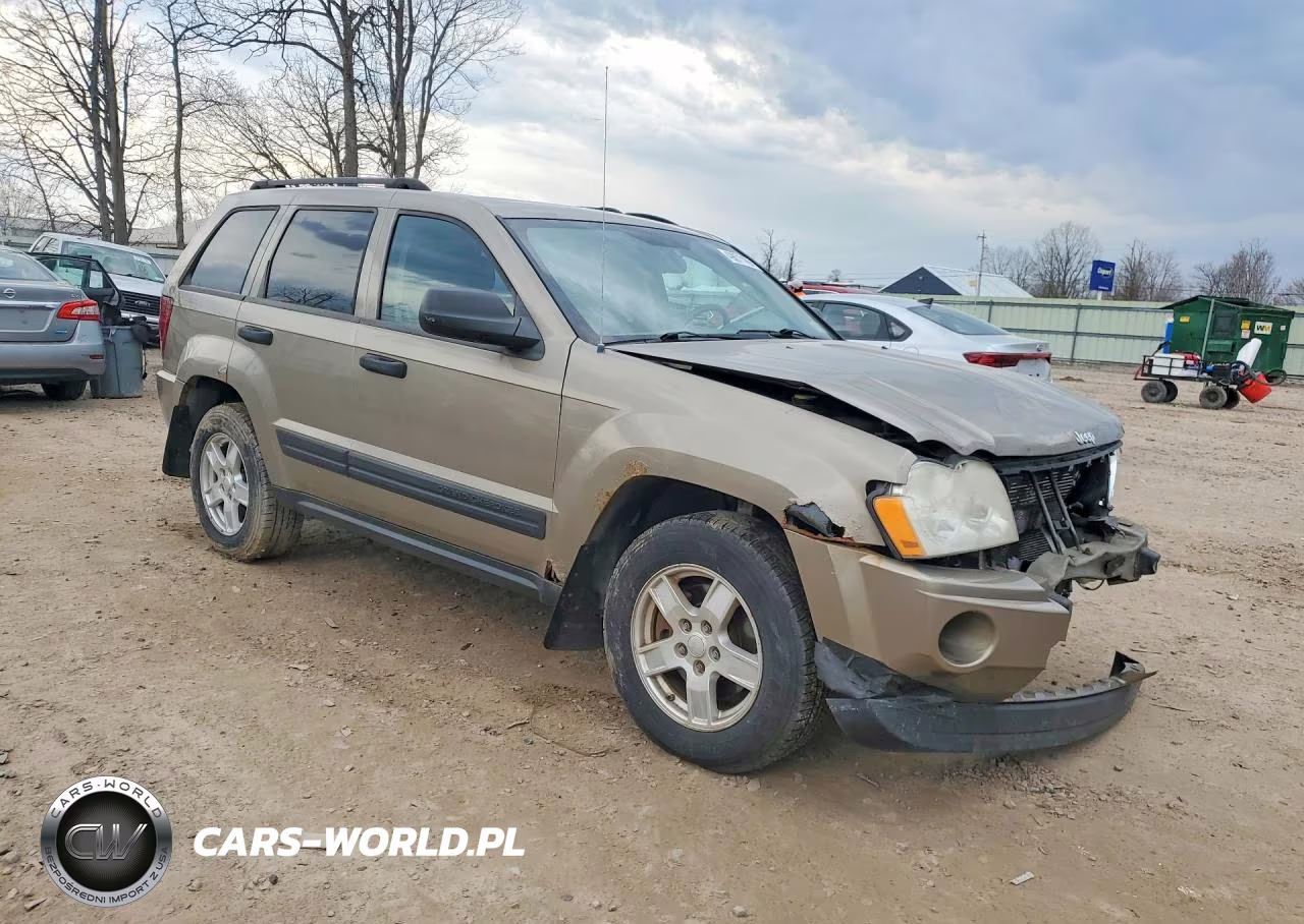2005 Jeep Grand Cherokee Laredo VIN:1J4GR48K15C648979 - 4