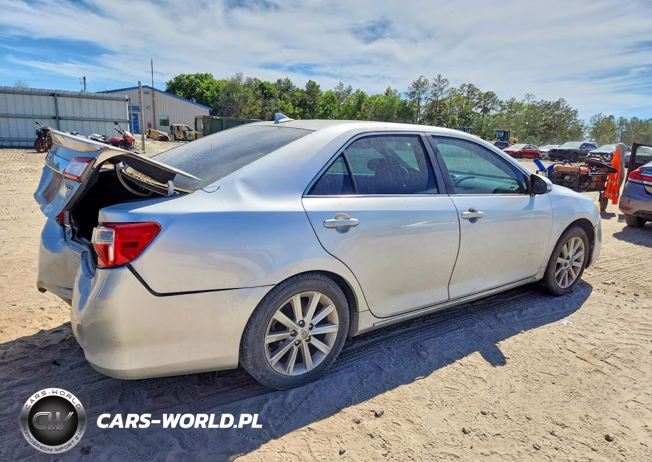 2014 Toyota Camry Xle V6 VIN:4T1BK1FK8EU547109 - 3