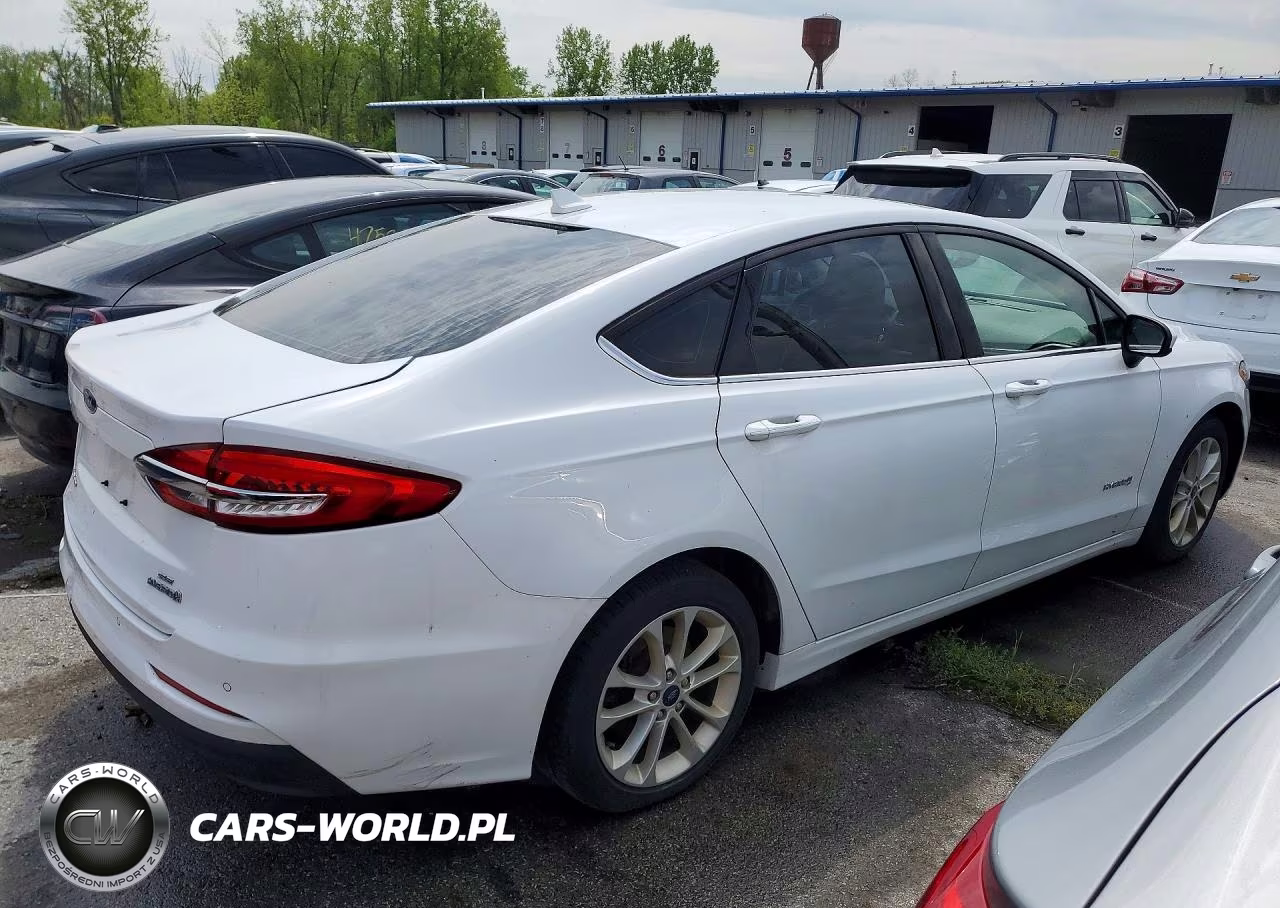 2019 Ford Fusion Se VIN:3FA6P0LUXKR153322 - 3
