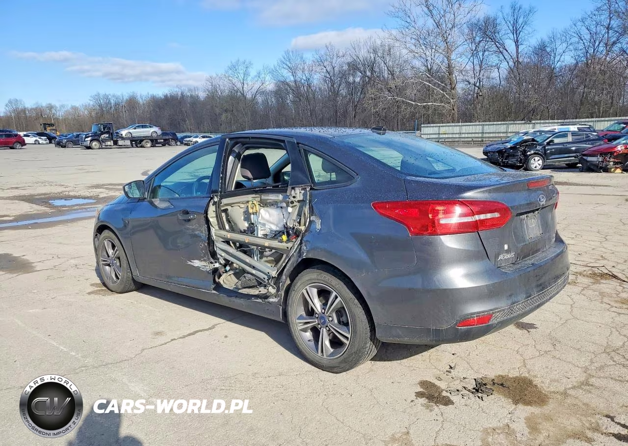 2018 Ford Focus Se VIN:1FADP3FE9JL221782 - 2
