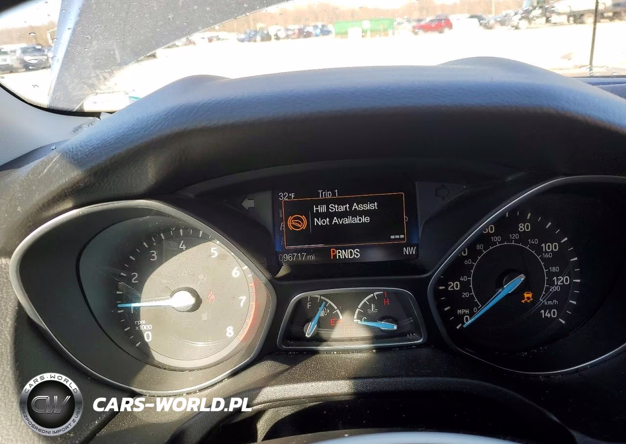 2018 Ford Focus Se VIN:1FADP3FE9JL221782 - 9
