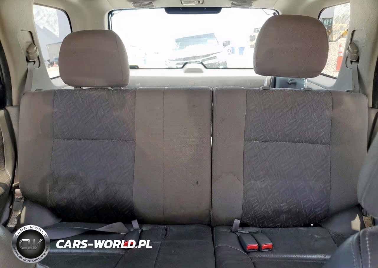 2004 Isuzu Rodeo S VIN:4S2CK58W044303313 - 10