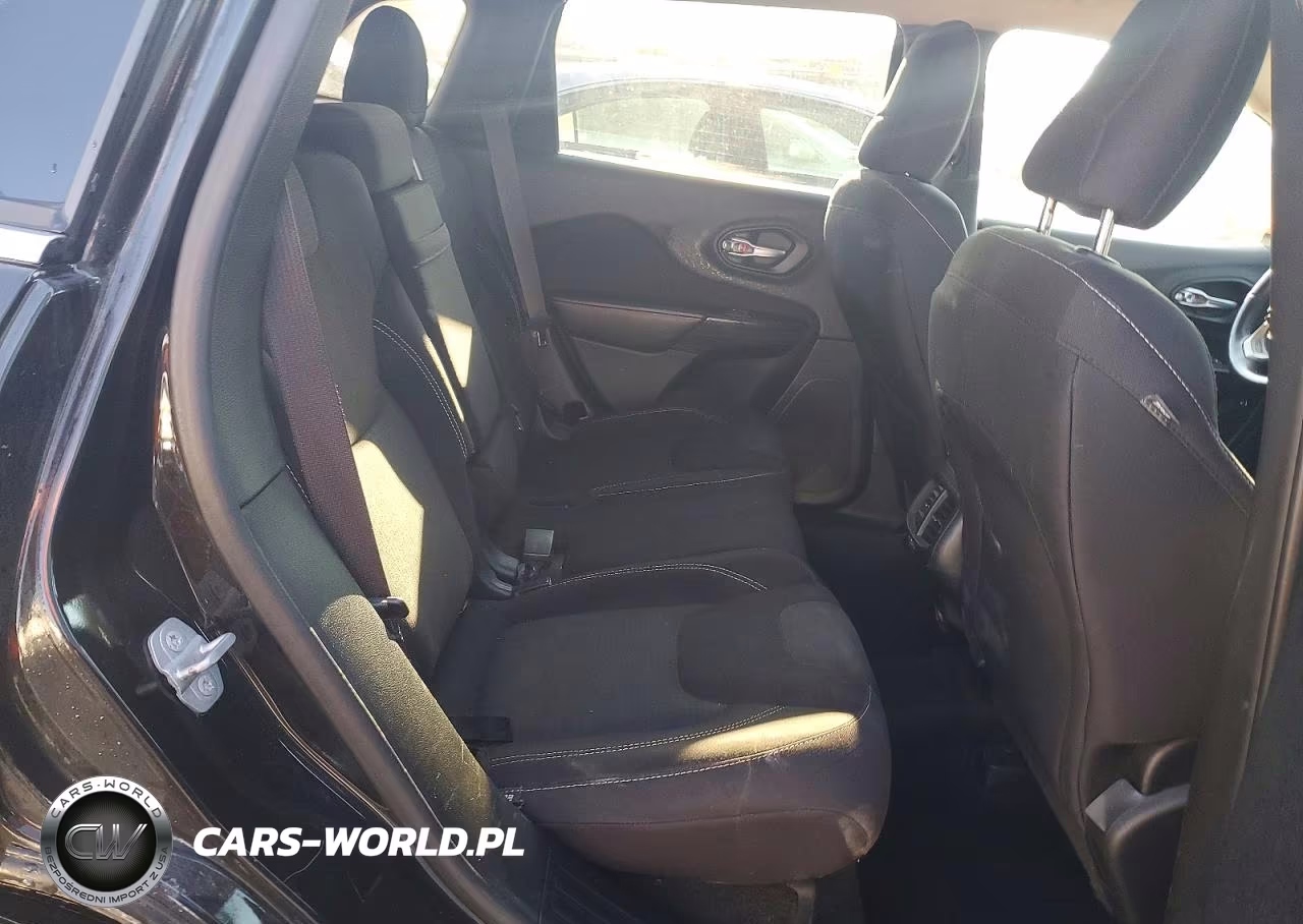 2015 Jeep Cherokee Latitude VIN:1C4PJMCB9FW784779 - 11