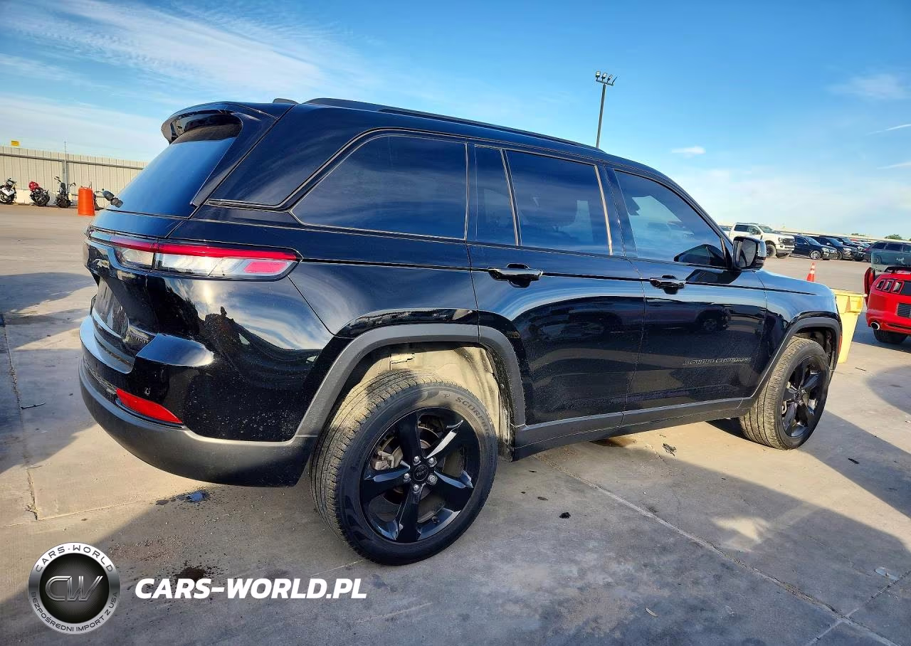 2023 Jeep Grand Cherokee Limited VIN:1C4RJGBG8PC546870 - 3