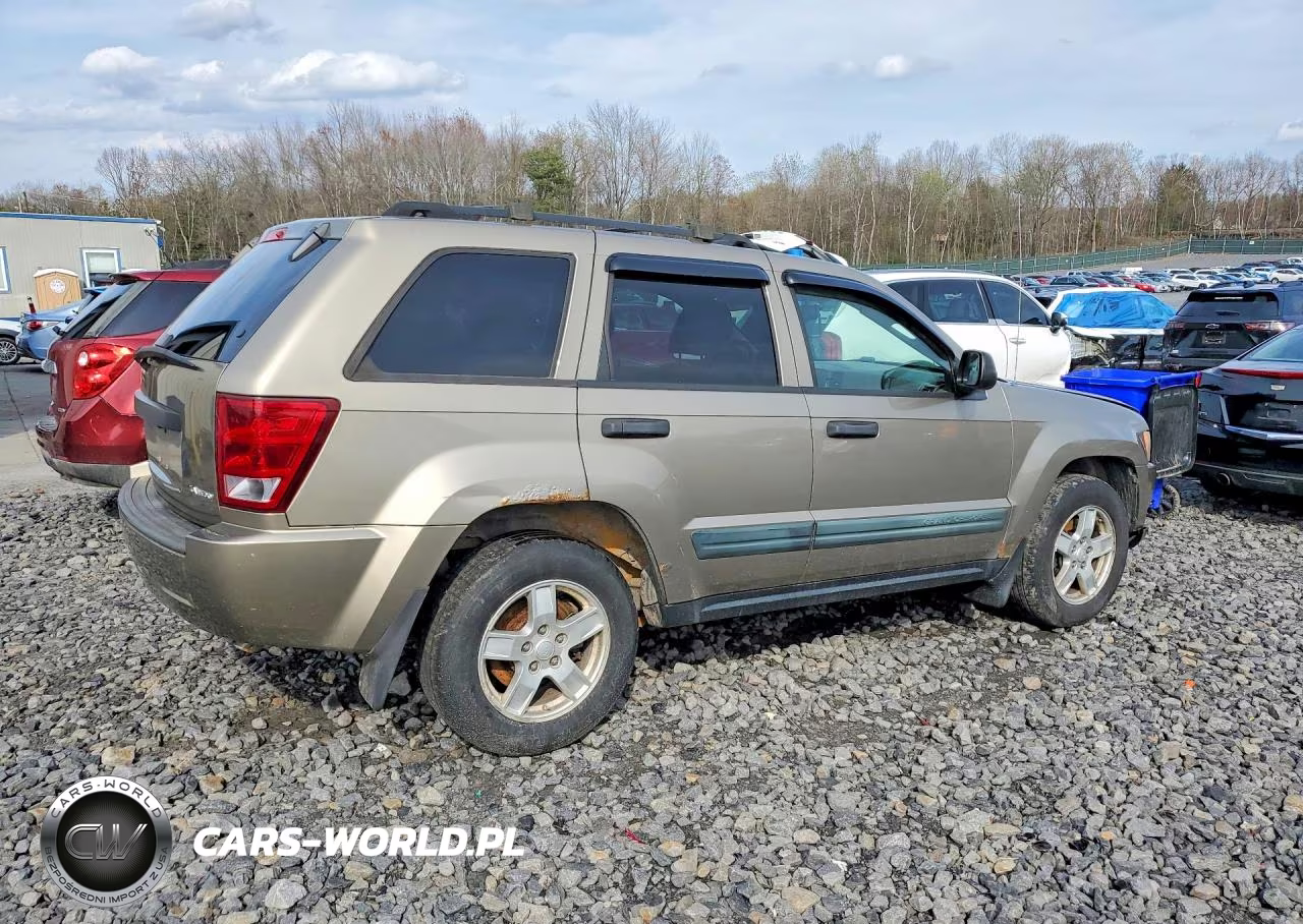 2005 Jeep Grand Cherokee Laredo VIN:1J4HR48N55C626224 - 3