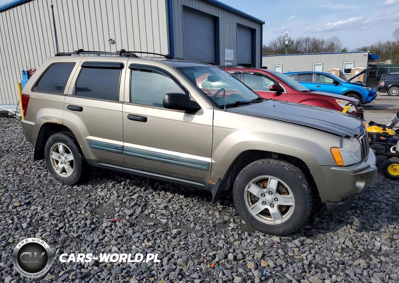 2005 Jeep Grand Cherokee Laredo VIN:1J4HR48N55C626224 - 4
