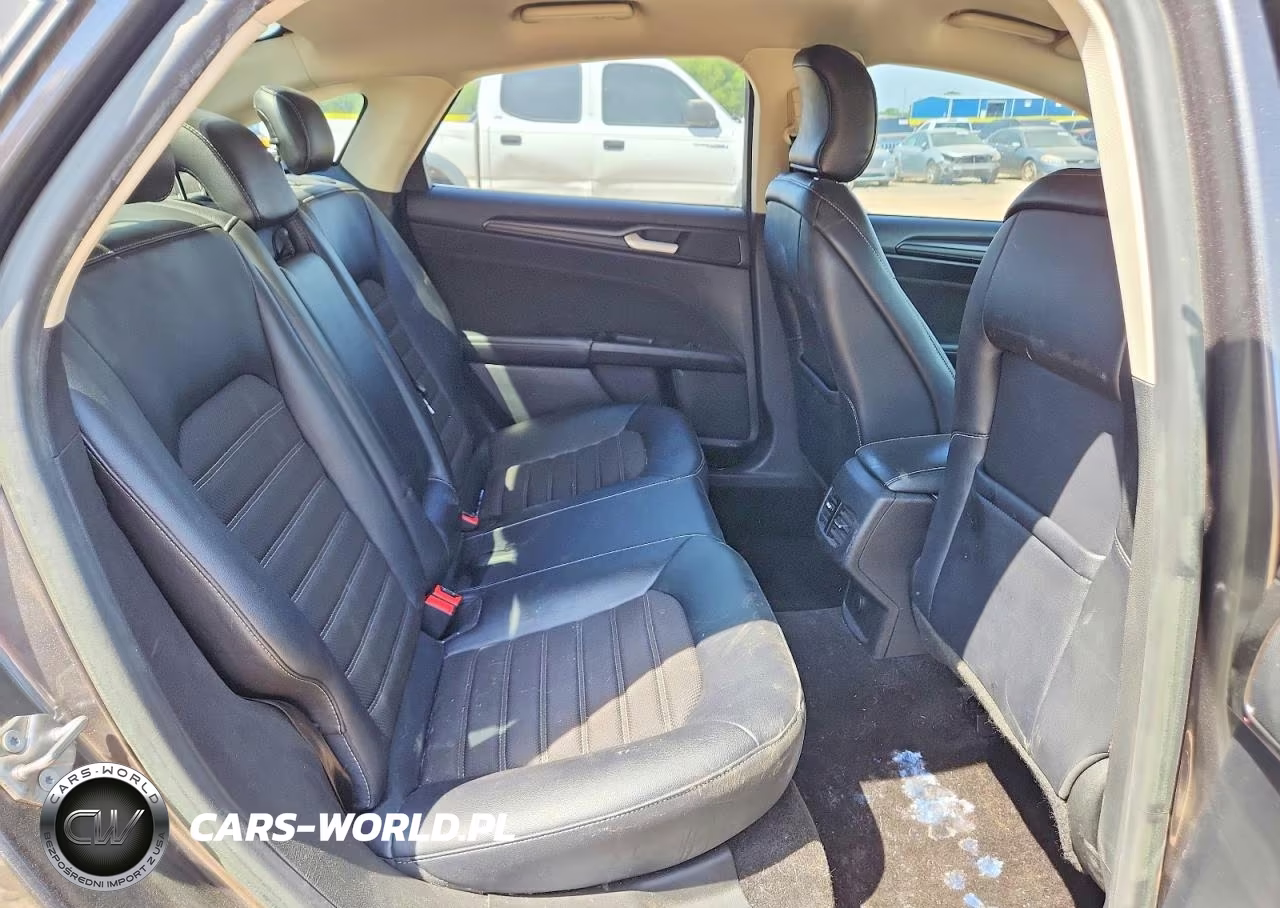 2018 Ford Fusion Se VIN:3FA6P0HDXJR244713 - 10