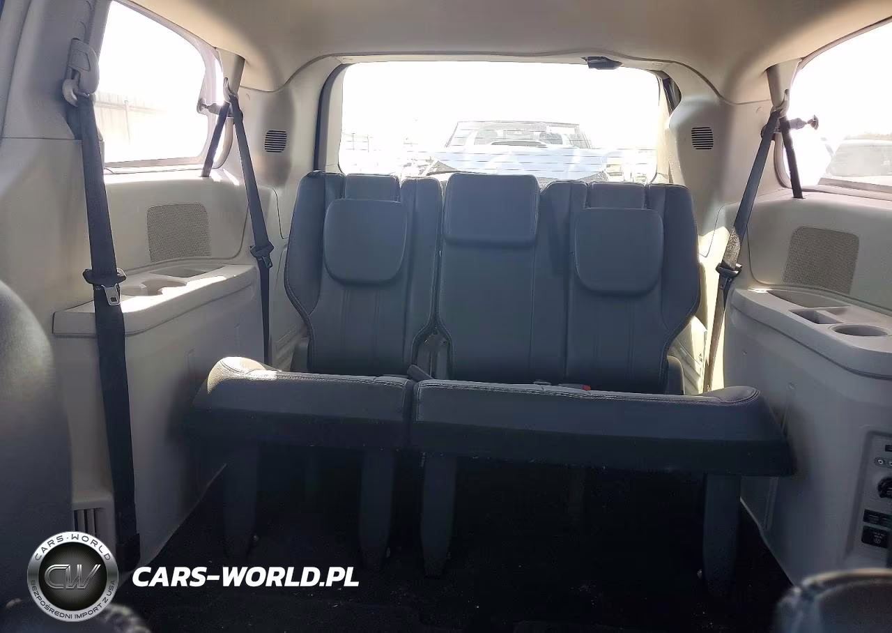 2013 Chrysler Town & Country Touring VIN:2C4RC1BG8DR776418 - 10