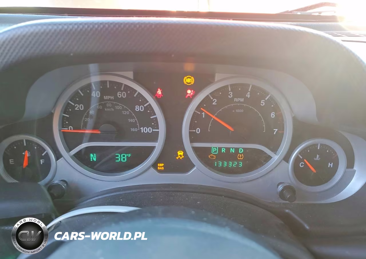 2008 Jeep Wrangler VIN:1J4GA59128L512660 - 9
