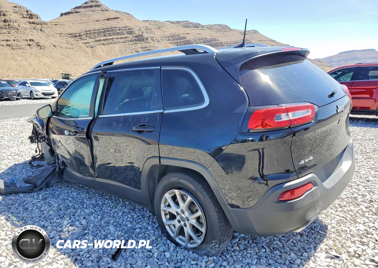 2018 Jeep Cherokee Latitude VIN:1C4PJMCXXJD532488 - 2