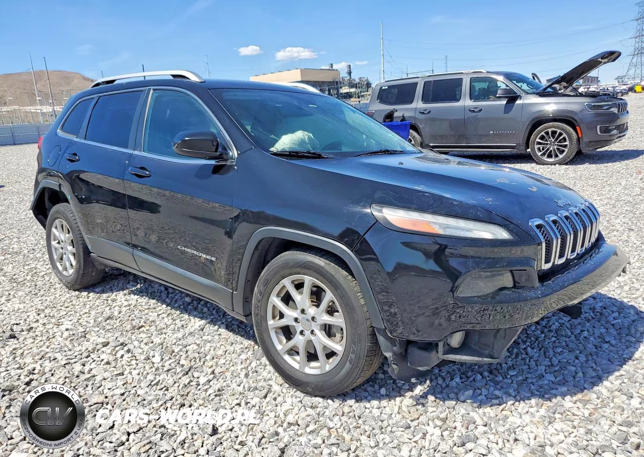 2018 Jeep Cherokee Latitude VIN:1C4PJMCXXJD532488 - 4