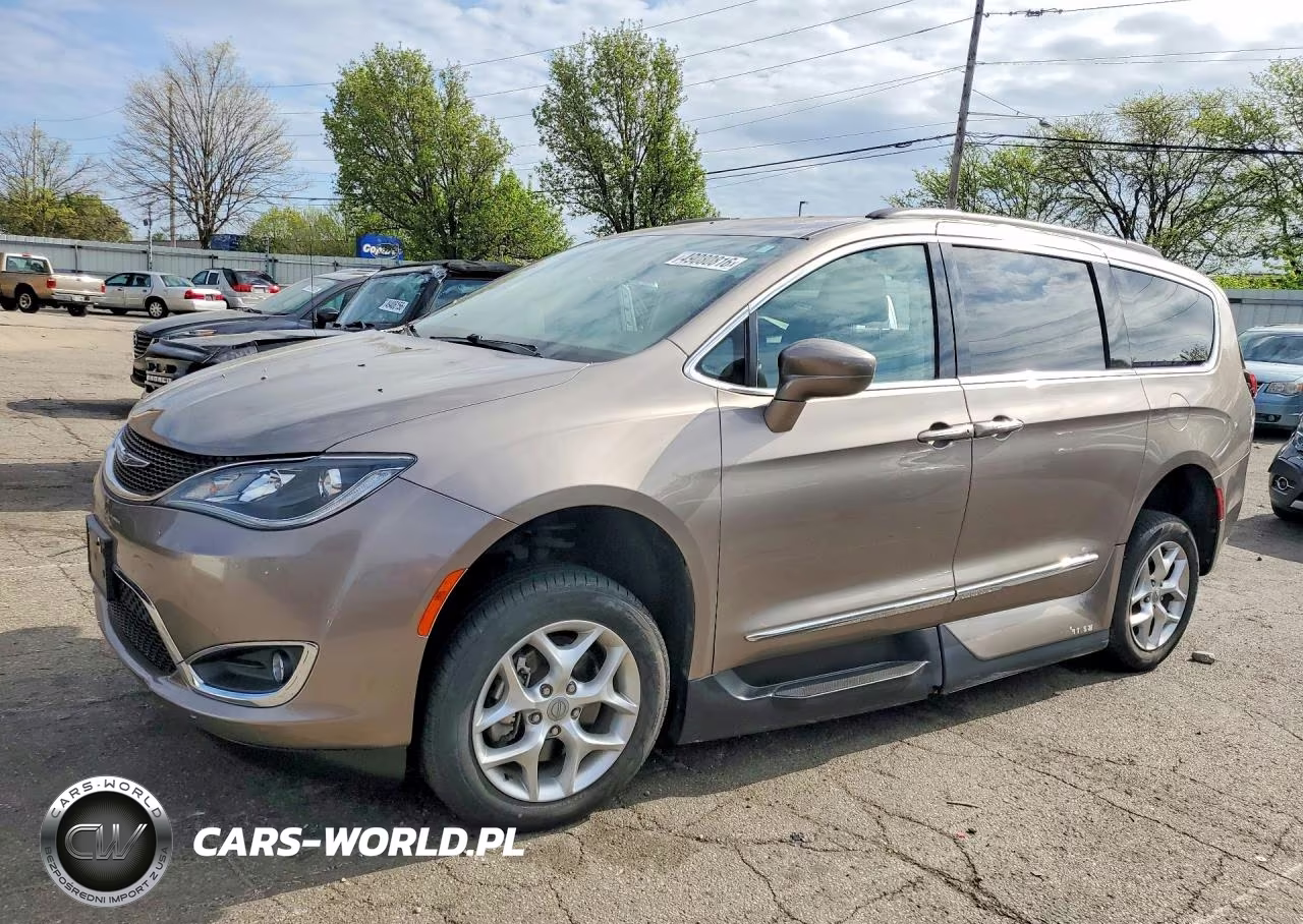 2017 Chrysler Pacifica Touring L