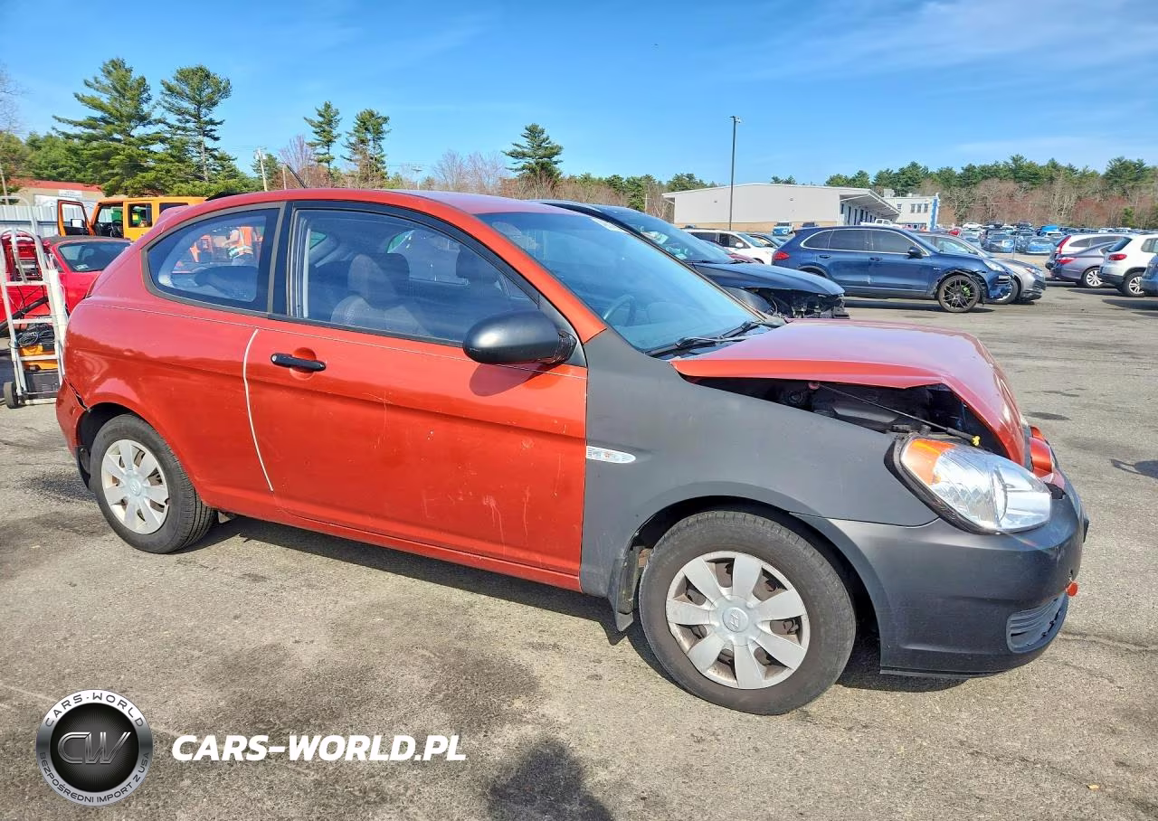 2007 Hyundai Accent Gs VIN:KMHCM36C07U053090 - 4