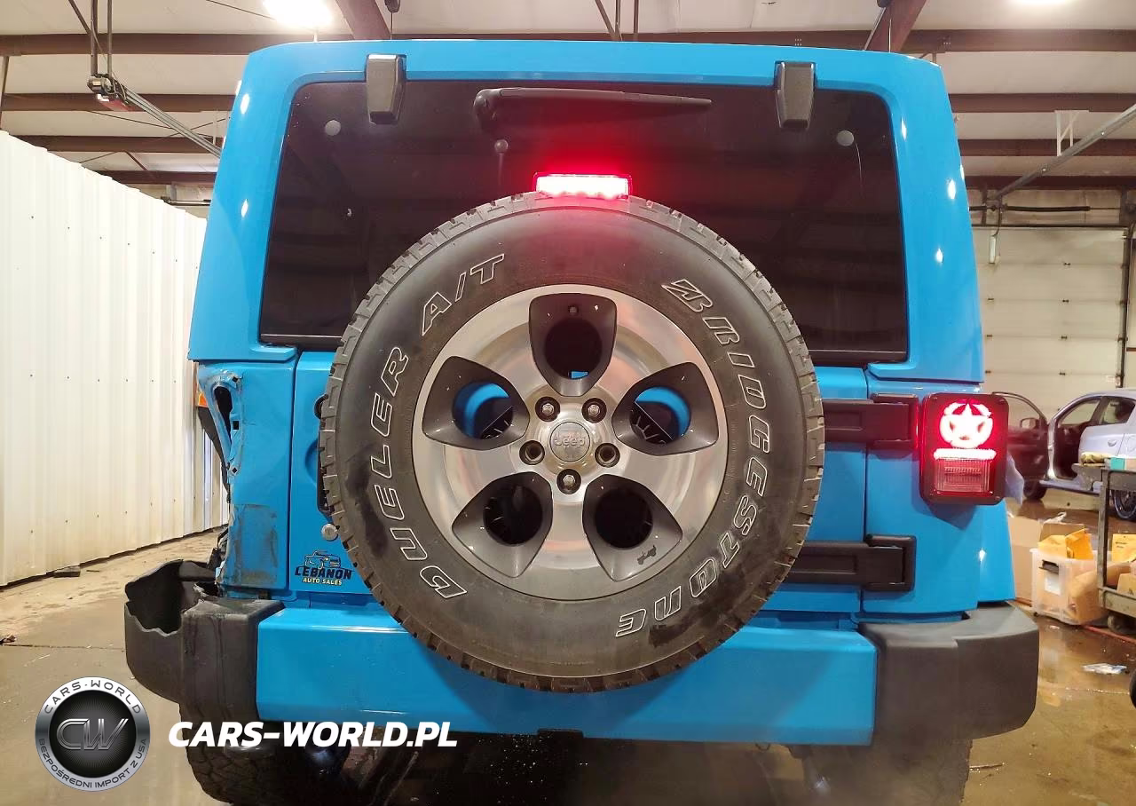 2018 Jeep Wrangler Unlimited Sahara VIN:1C4BJWEG7JL831848 - 6