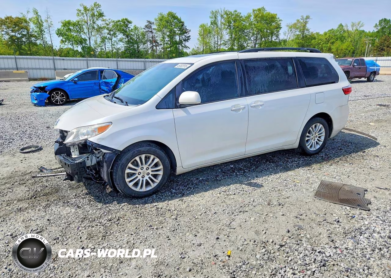 2015 Toyota Sienna Xle Premium 8-Passenger