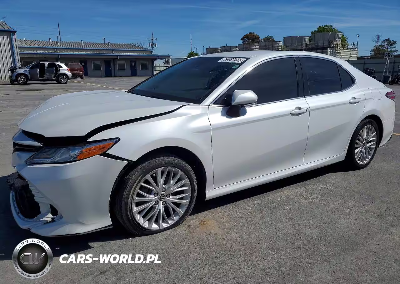 2020 Toyota Camry Hybrid Xle
