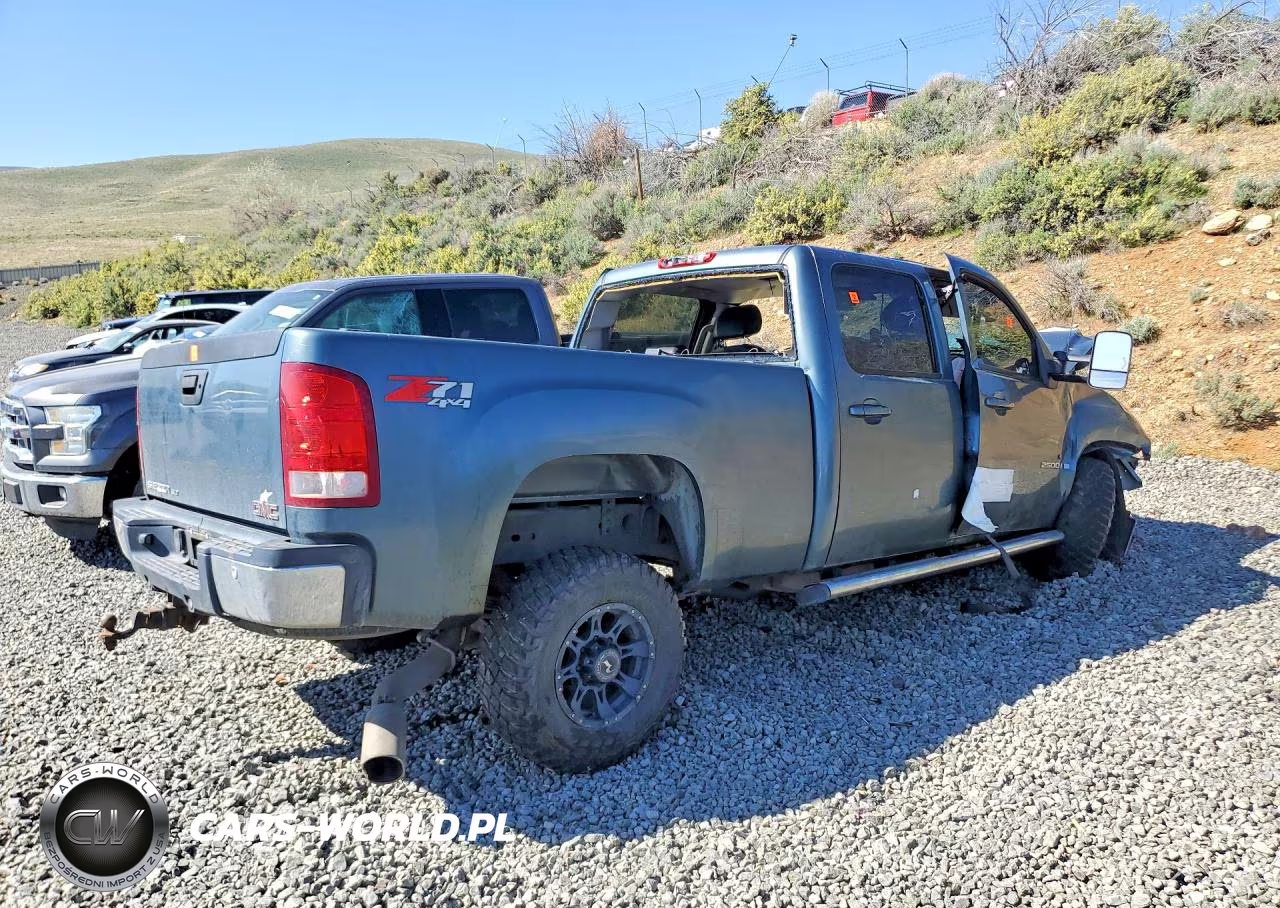 2007 GMC Sierra K2500 Heavy Duty VIN:1GTHK23677F509664 - 3