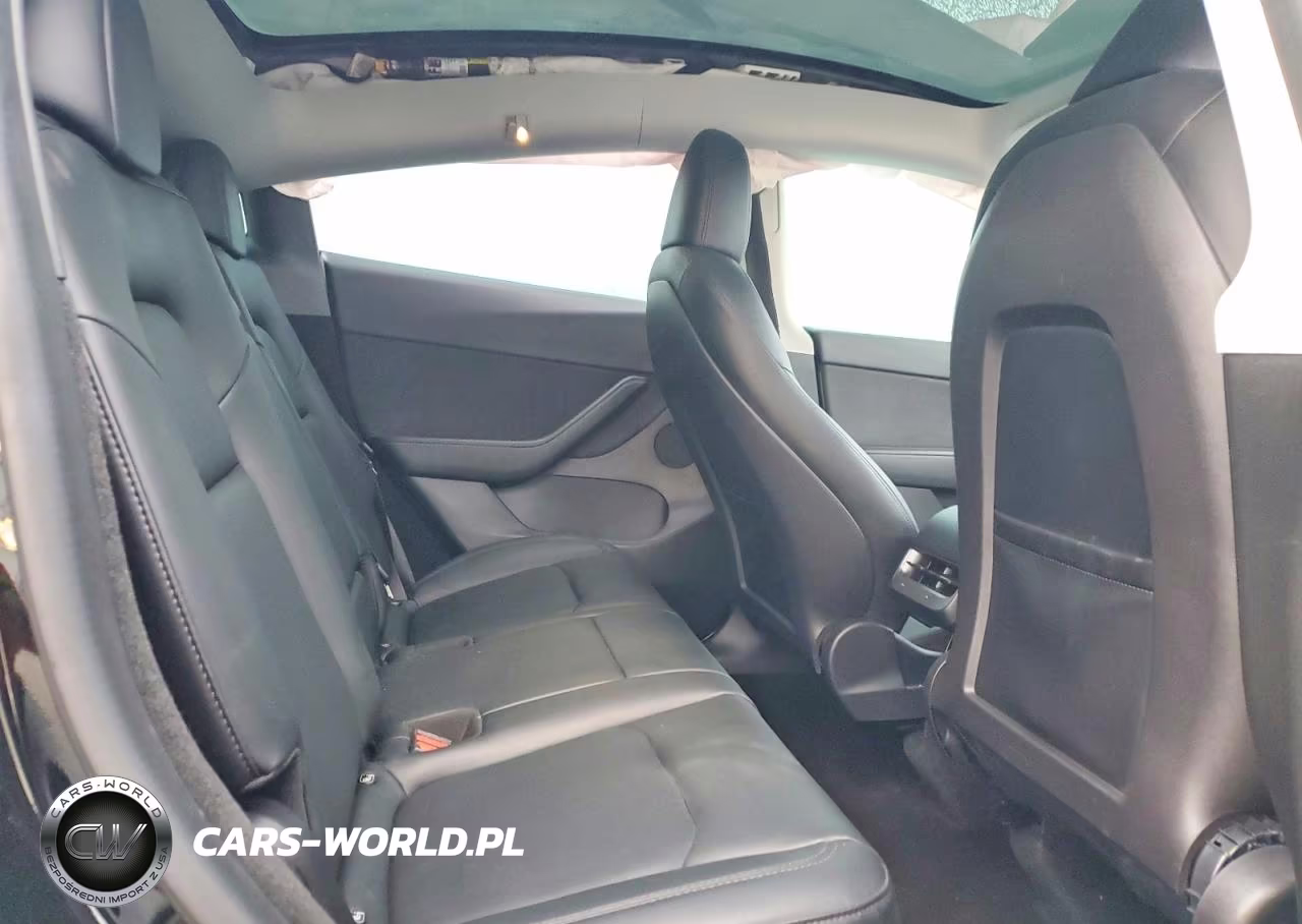 2022 Tesla Model Y VIN:7SAYGDEE9NA006303 - 10