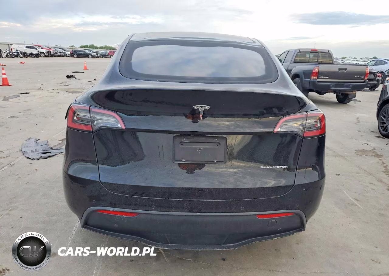 2022 Tesla Model Y VIN:7SAYGDEE9NA006303 - 6