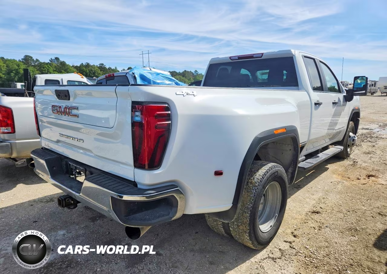 2024 GMC Sierra K3500 VIN:1GT59SEY5RF150217 - 3