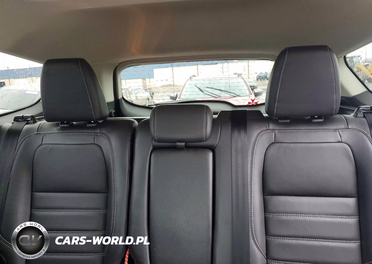 2018 Ford Escape Titanium VIN:1FMCU0J91JUA21038 - 10