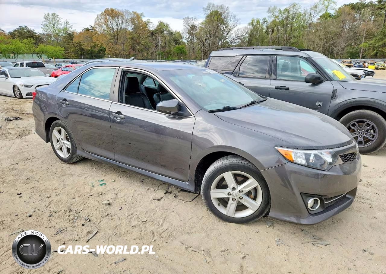 2013 Toyota Camry Se VIN:4T1BF1FK3DU651610 - 4
