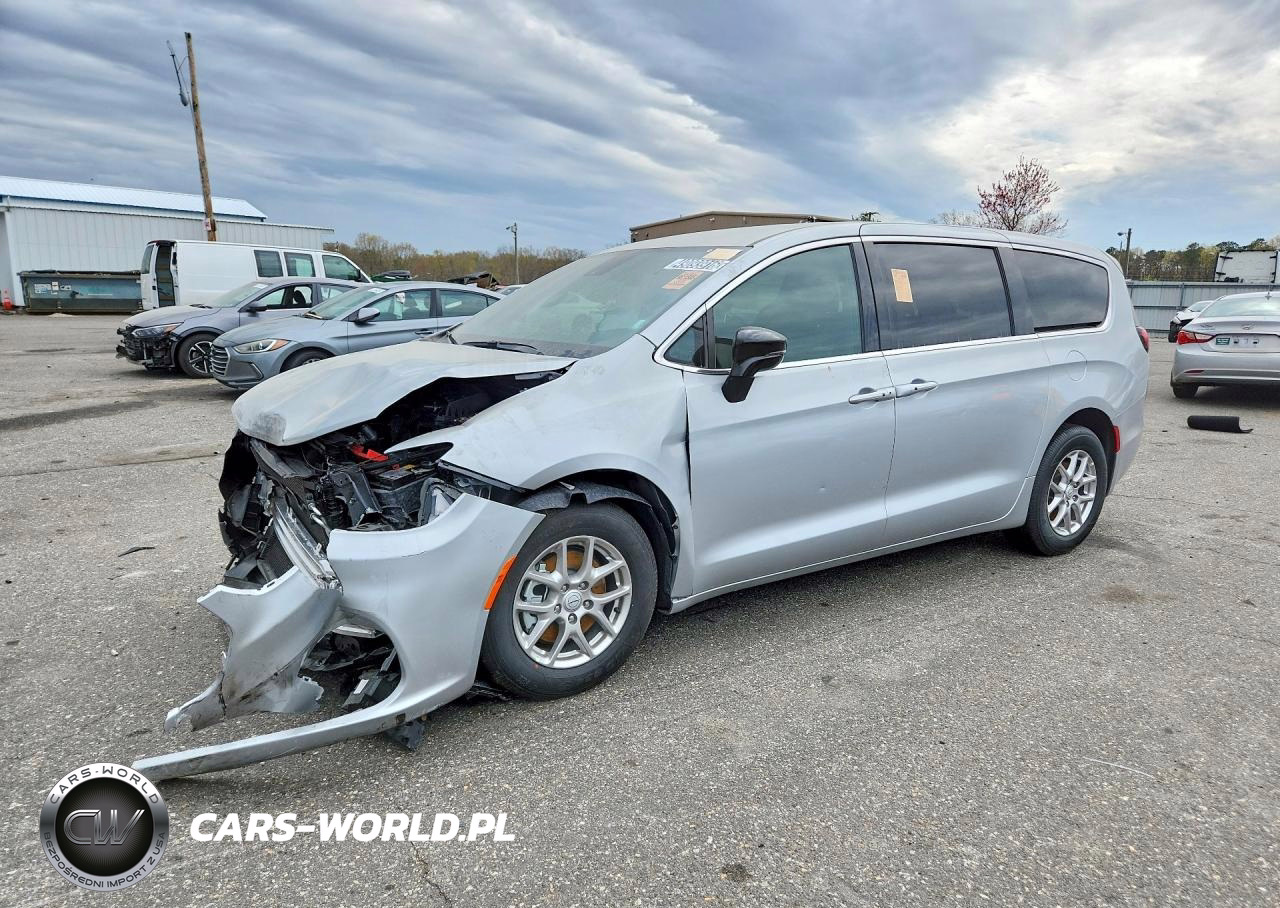 2026 Chrysler Pacifica Select