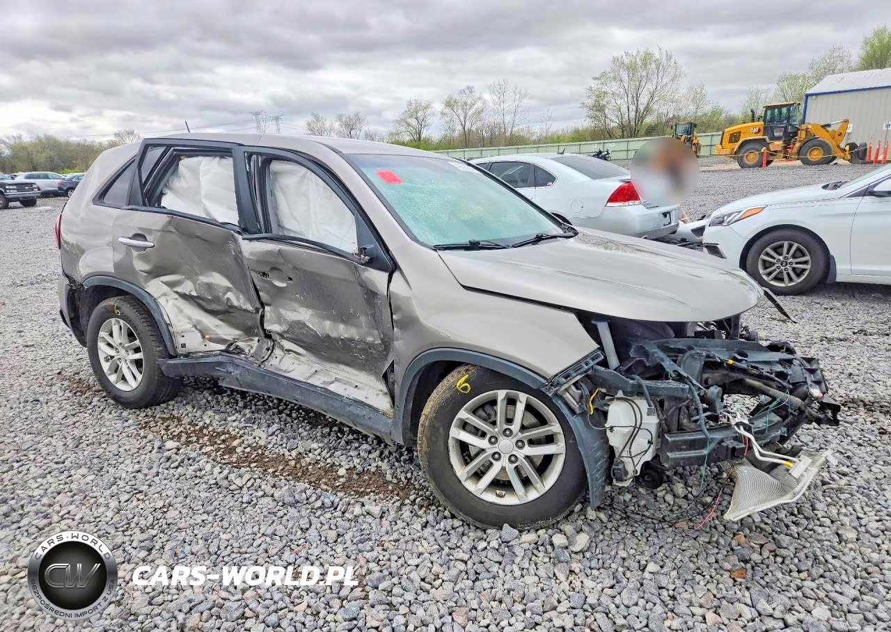 2015 Kia Sorento Lx VIN:5XYKT3A6XFG565394 - 4
