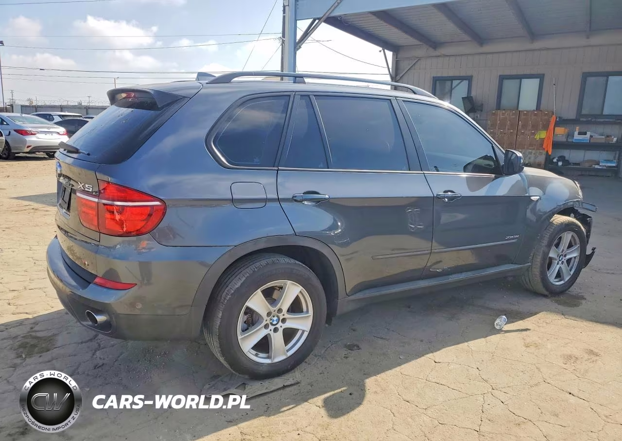 2013 BMW X5 xDrive35I VIN:5UXZV4C53D0B13469 - 3